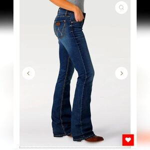 NWT Wrangler Retro Rae Mid Rise Jeans